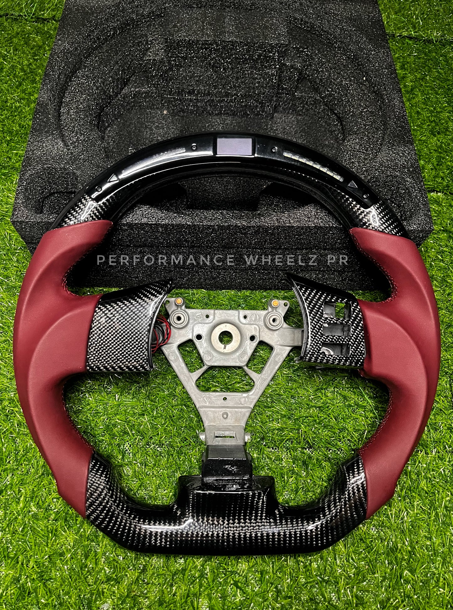 350Z/Infinity g35 Real Carbon Fiber Steering Wheel